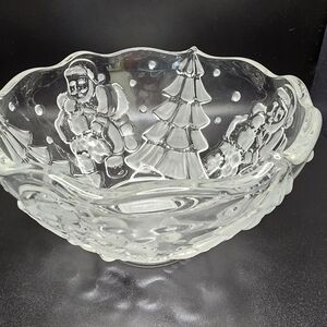 Gorham Crystal Holiday Traditions Santa Bowl - Like New